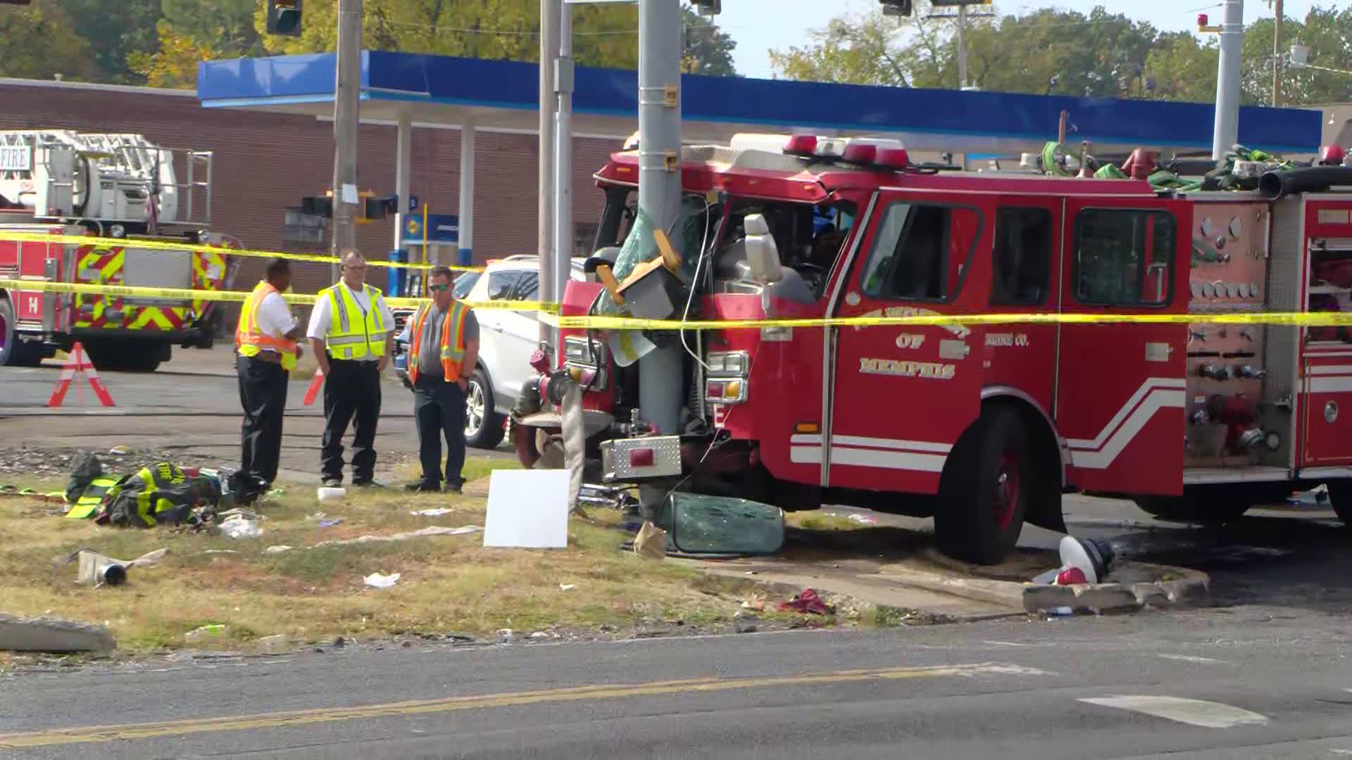 3 injured in East Memphis crash involving fire truck