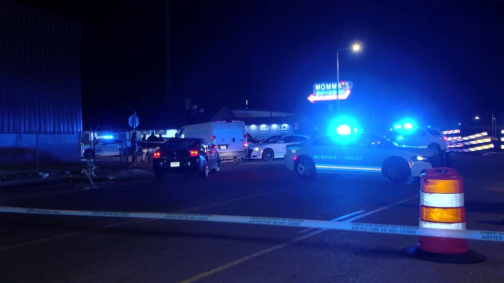 The scene outside Momma's Bar