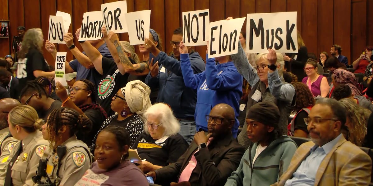 Data center ordinance rewritten on council floor draws dispute over its text and reach