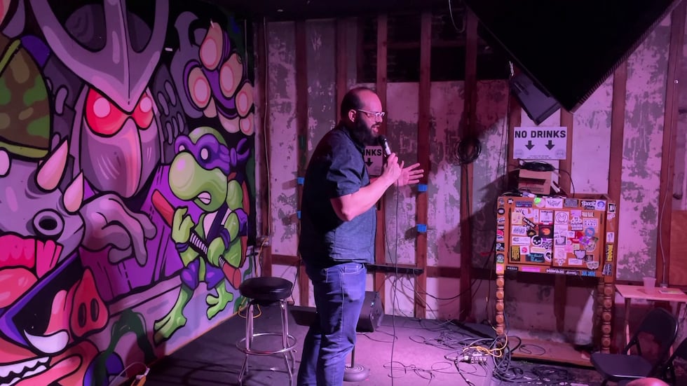 Benny Elbows on stage