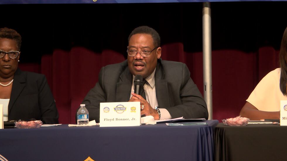 (Center) Memphis mayoral candidate, Shelby County Sheriff Floyd Bonner