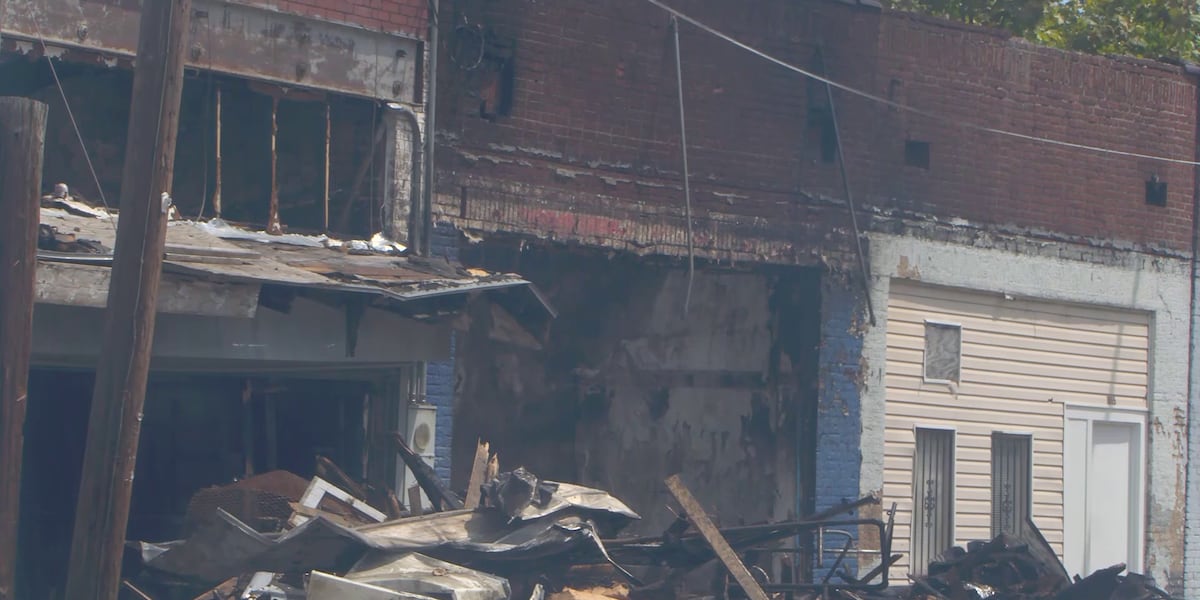 Small business owners react to fire in downtown Earle, AR