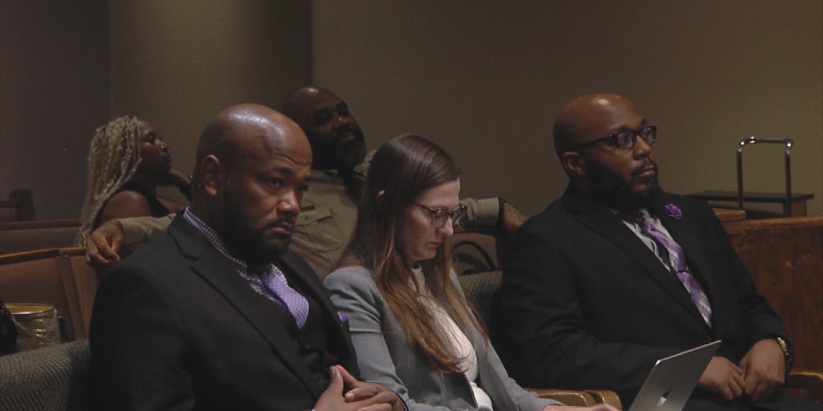 Jury deliberates fate of 2 Shelby County jailers charged in the death of inmate Gershun Freeman