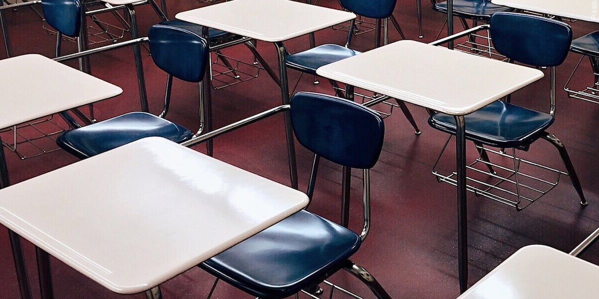 DeSoto Co. schools back in session as new law targets absentees DeSoto County Schools and several other North Mississippi districts returned to class Monday as a new state law targeting chronic absenteeism takes effect across Mississippi.