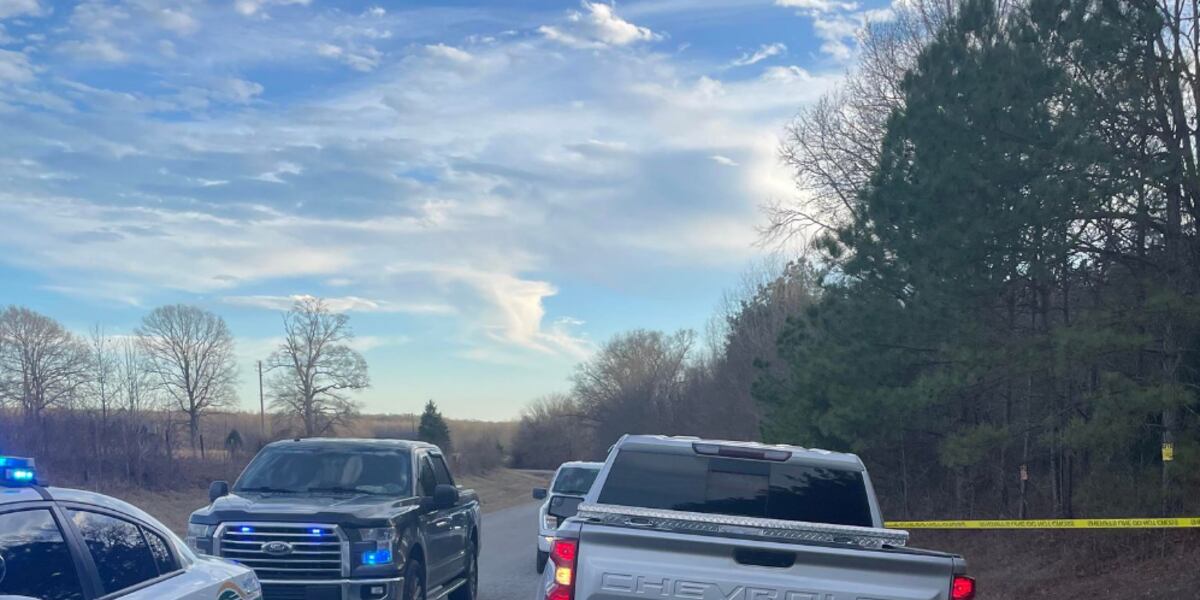 Officials ID man found dead on side of road in Marshall Co.