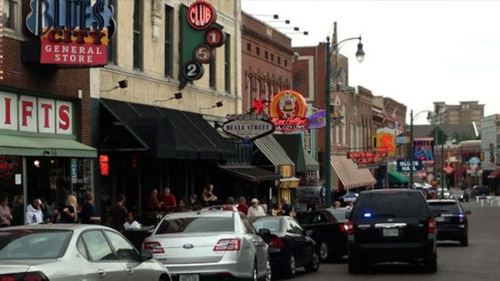 Club 152 raided, closed by authorities