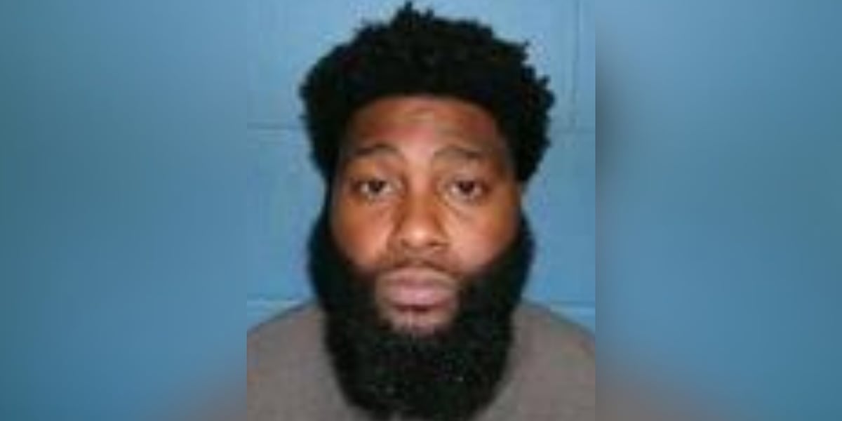 Man arrested after officer’s death in Marked Tree car crash Arkansas State Police Special agents along with the Marked Tree Police Department (MTPD) have arrested a man wanted in connection to the death of MTPD Officer Trevor Howard.