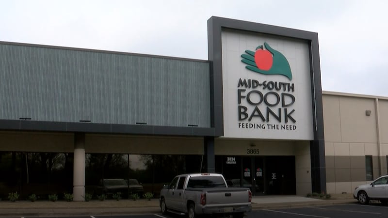 Mid-South Food Bank suspends volunteers at warehouse to prevent COVID-19. It will open mobile...