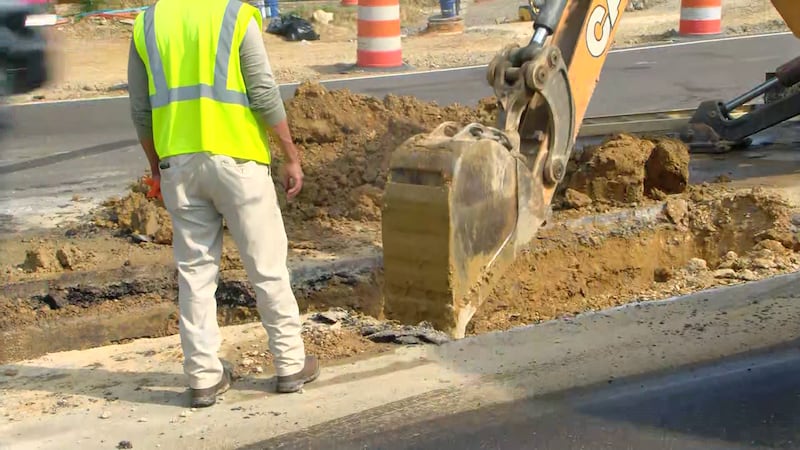 MLGW reduces lanes on Elvis Presley Blvd. to repair water main break